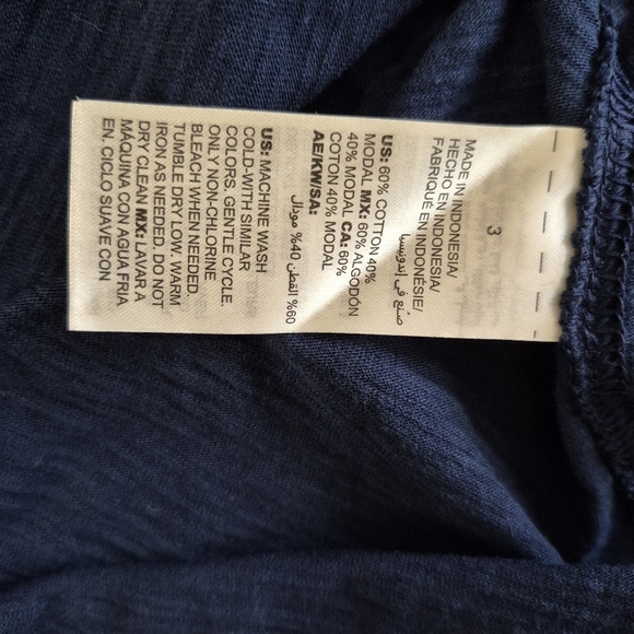 Chico's Deep Blue Size 3 Long Sleeve V-Neck Top - Picture 8 of 10